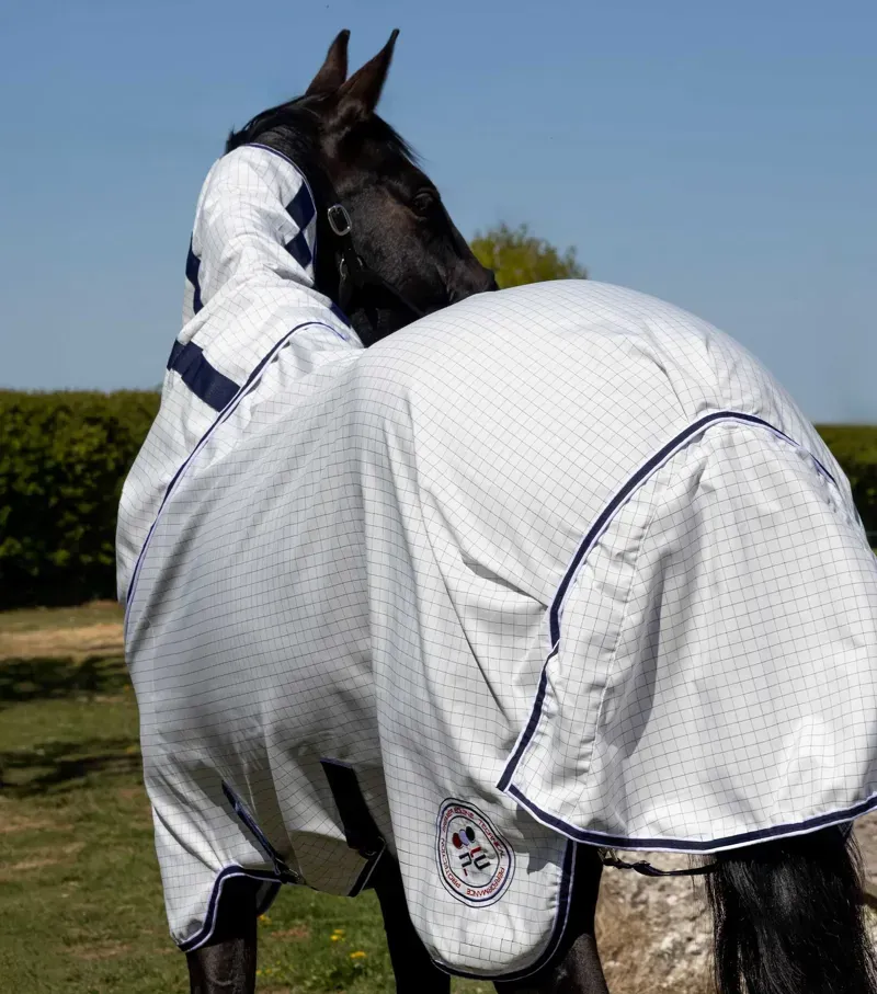 Cotone Stable Sheet With Neck Cover / White/Navy Check 6'9-5