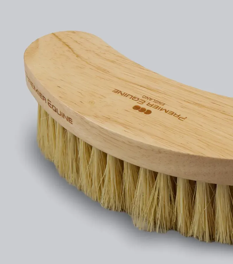 Premier Equine Int. Heritage Grooming Kit 9 Piece in Natural Wood-4