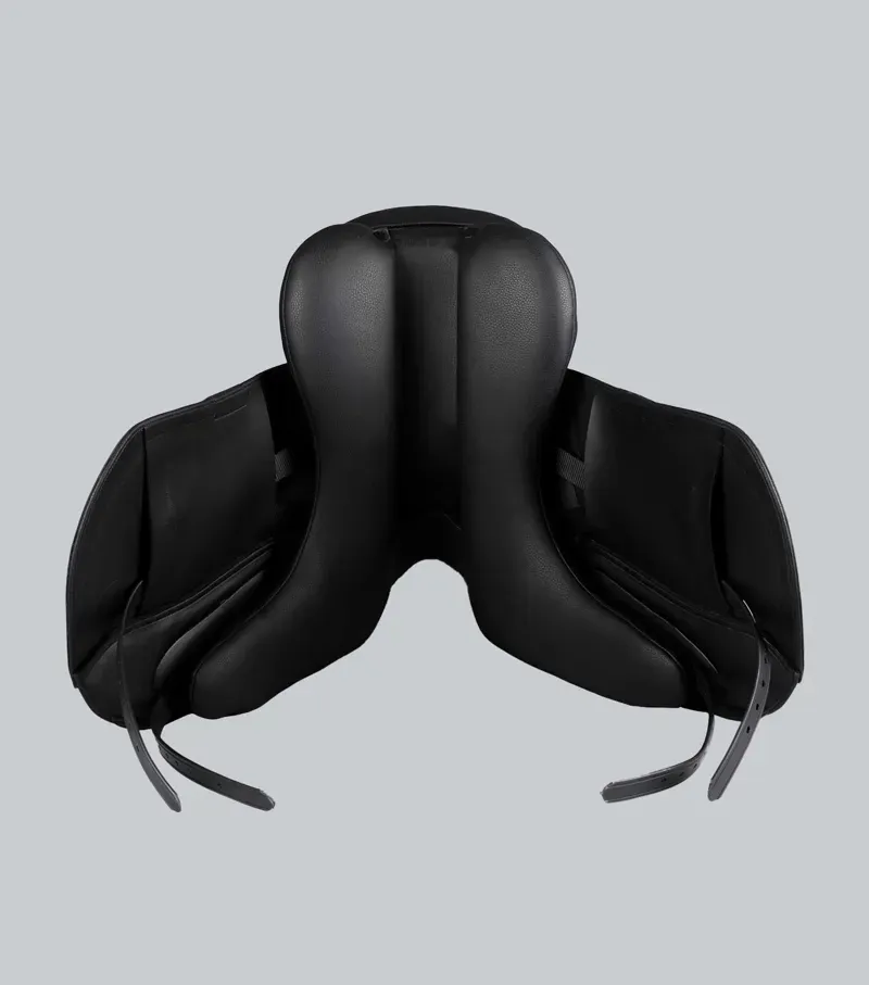 Montpellier Synthetic Dressage Saddle / Black 18-5