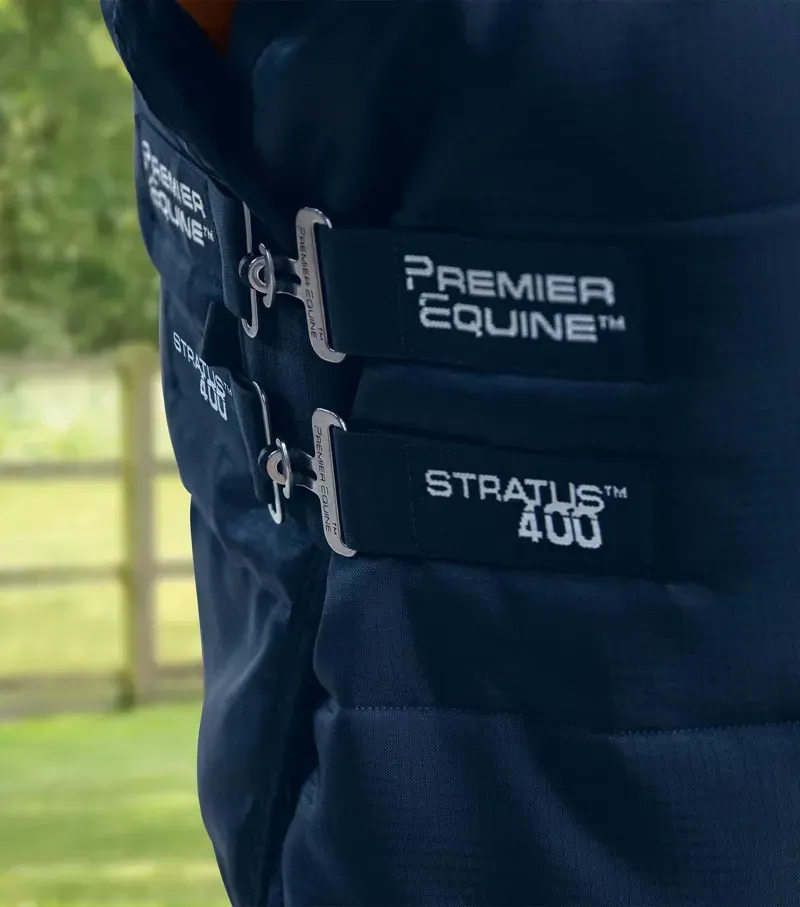 Premier Equine 400g Stratus Stable Rug With Neck Cover in Navy-2
